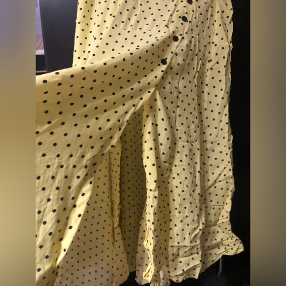 Zara - yellow with black poke dot asymmetrical skirt. Size M stretch - Picture 2 of 4